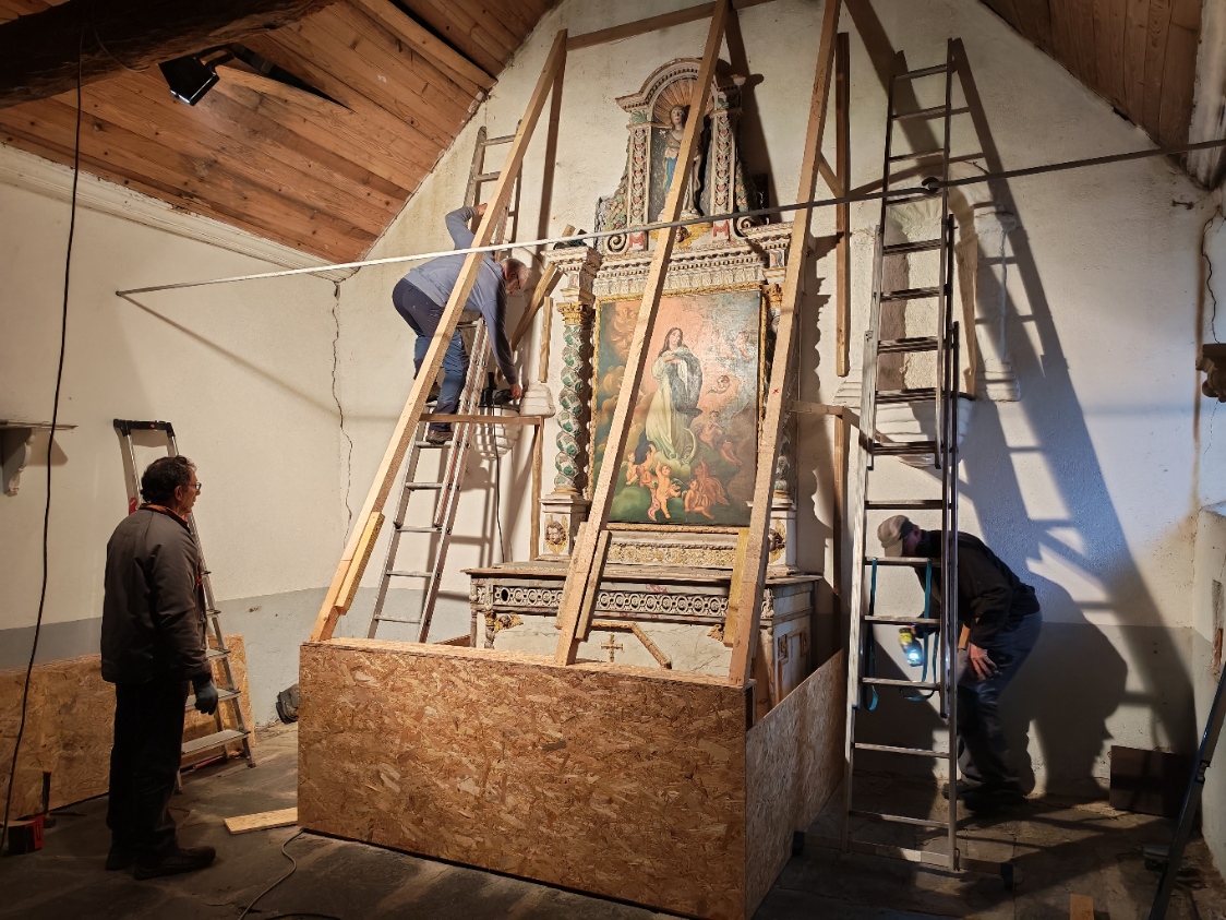 Un coffre pour protéger le retable